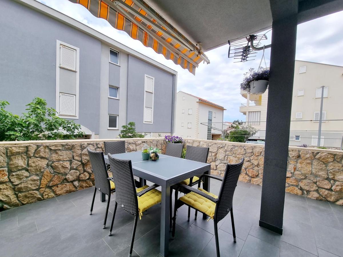 Deluxe Novalja Apartment Exterior photo