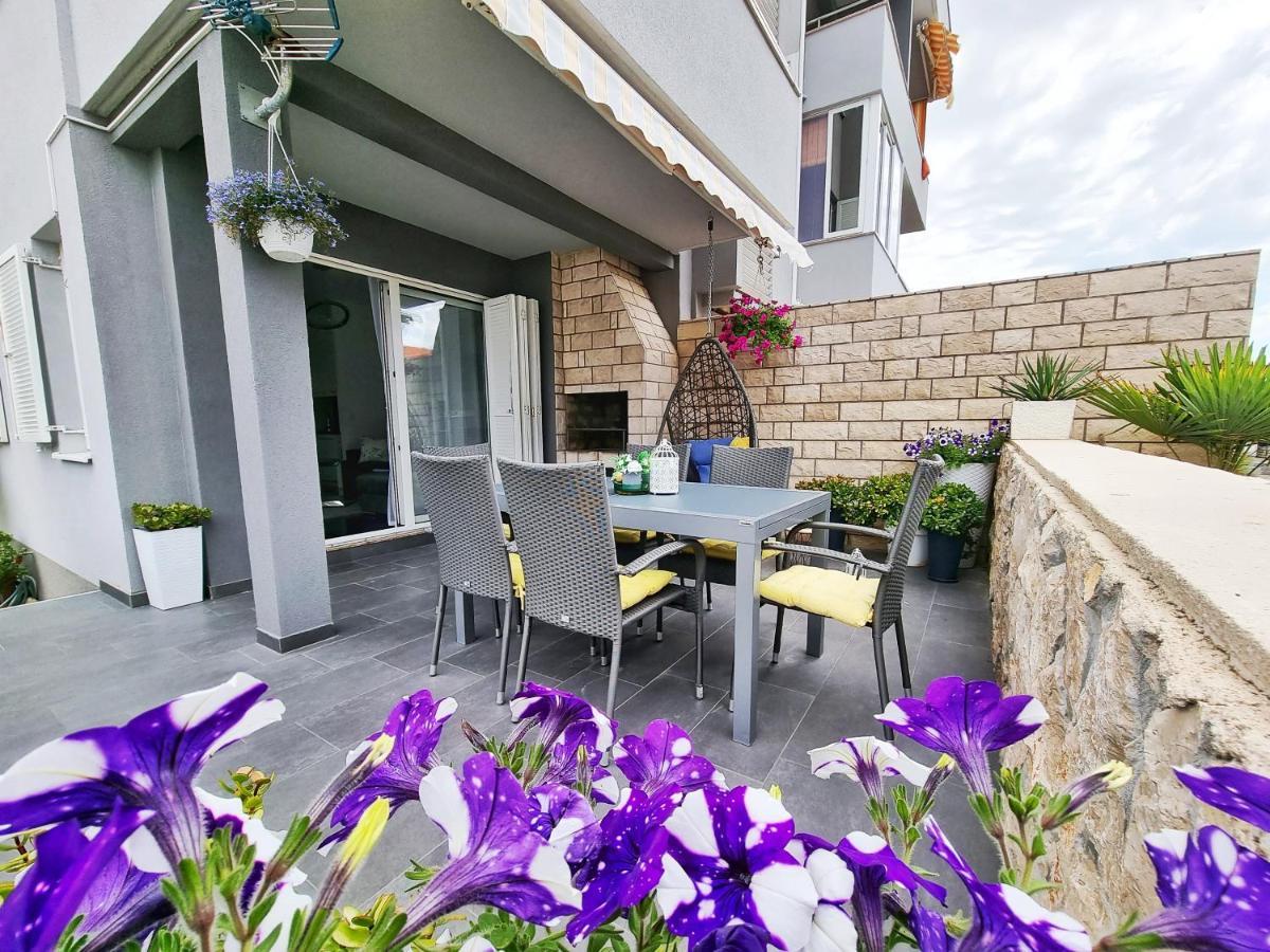 Deluxe Novalja Apartment Exterior photo
