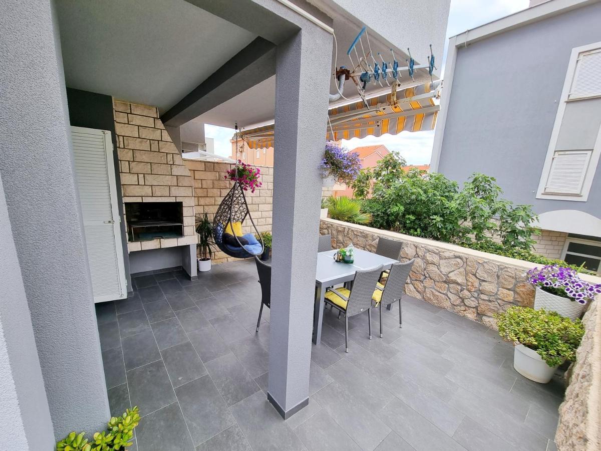 Deluxe Novalja Apartment Exterior photo