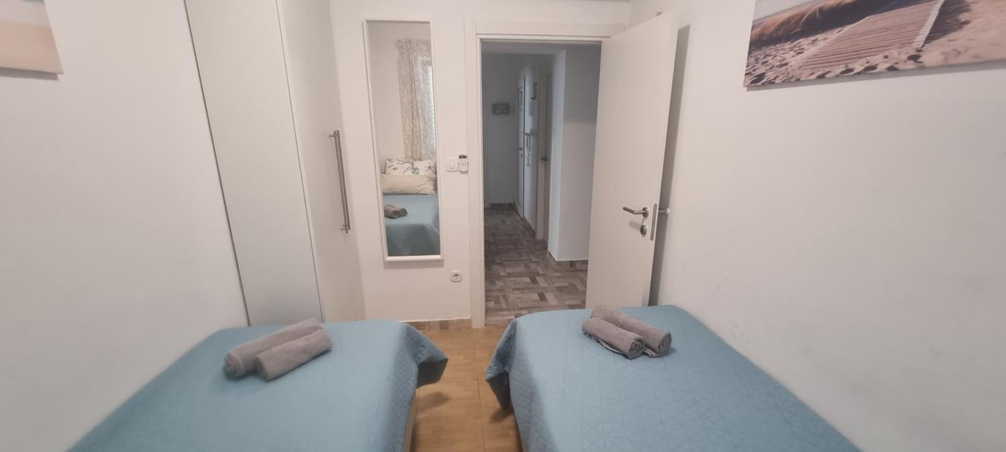 Deluxe Novalja Apartment Exterior photo